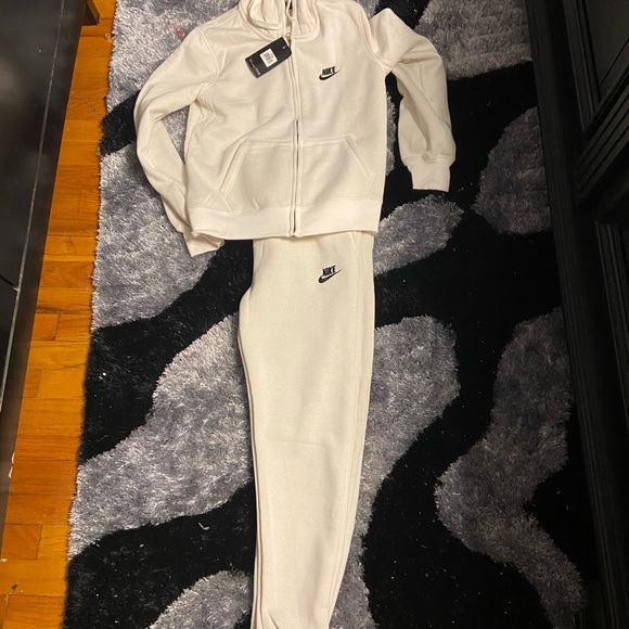 Brand new with tags nikes $90 a piece - Picture 3 of 10